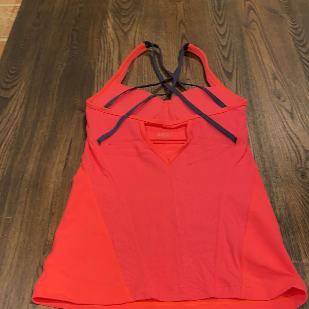 Lorna Jane Built in sports bra top size Small - Picture 3 of 6